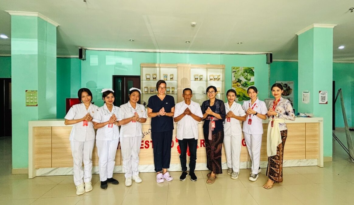 Group picture with Dr. Agung and the team of the traditional medicine department and national hospital Bangli