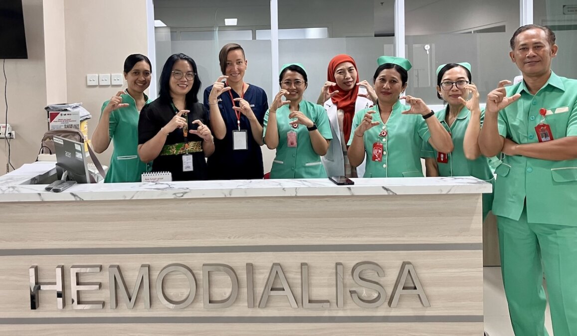 Group picture with the team of the hemodialysis team at national hospital Bangli